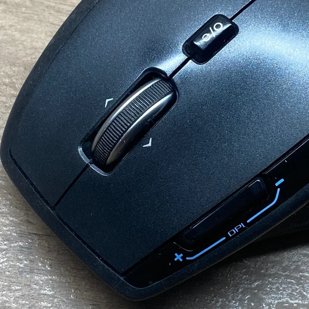 Logitech M-RCR147 Performance Laser Wireless Mouse Rechargeable‎ No USB Receiver